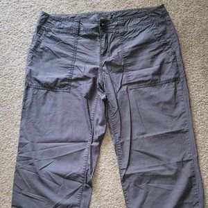 The Limited - Outback Red Gray Capris Size 8
